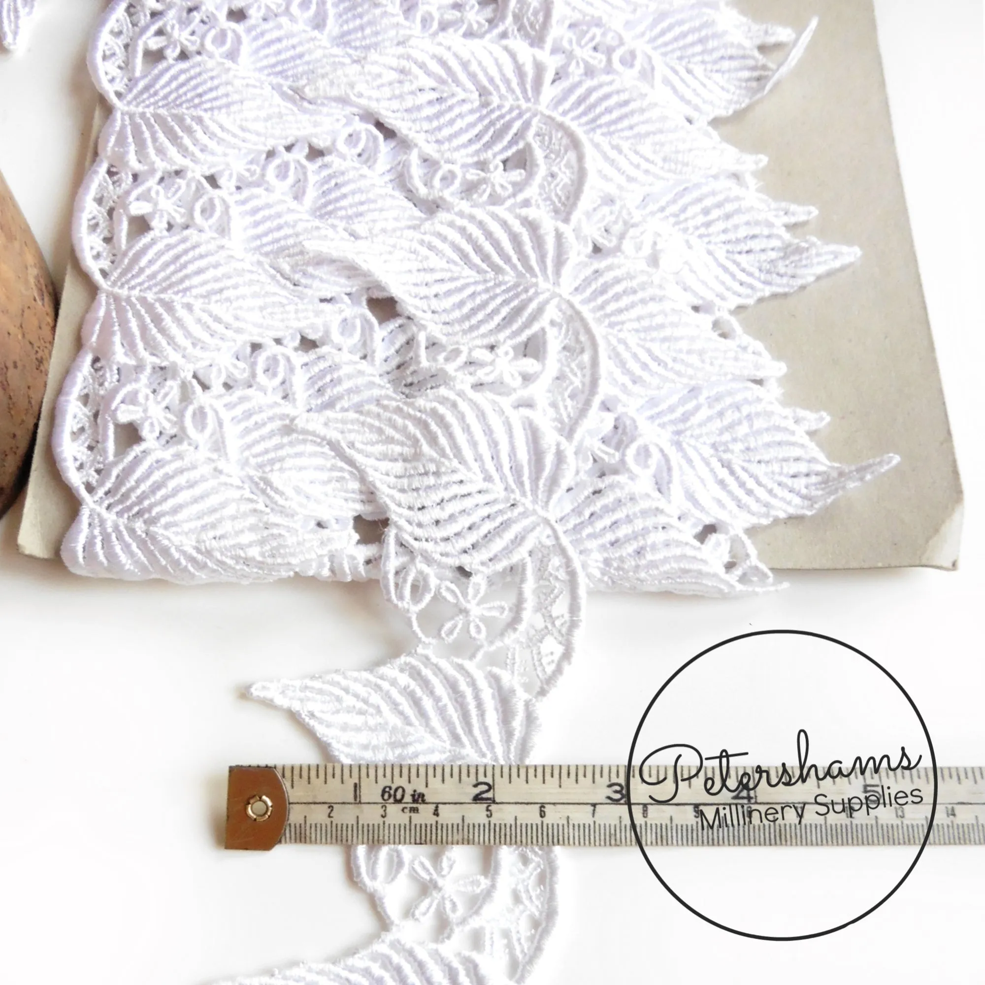 6cm Wide White Large Leaf Design Guipure Lace Trim - 1m