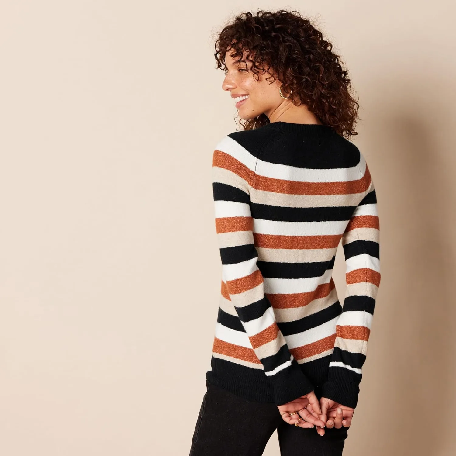 Amazon Essentials Women's Classic-Fit Soft Touch Long-Sleeve Crewneck Sweater