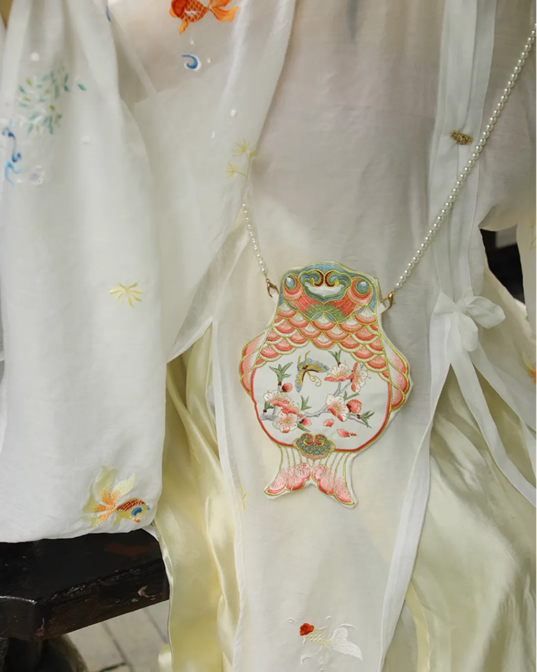 Chitang 池塘 Goldfish Pond Phone Purse