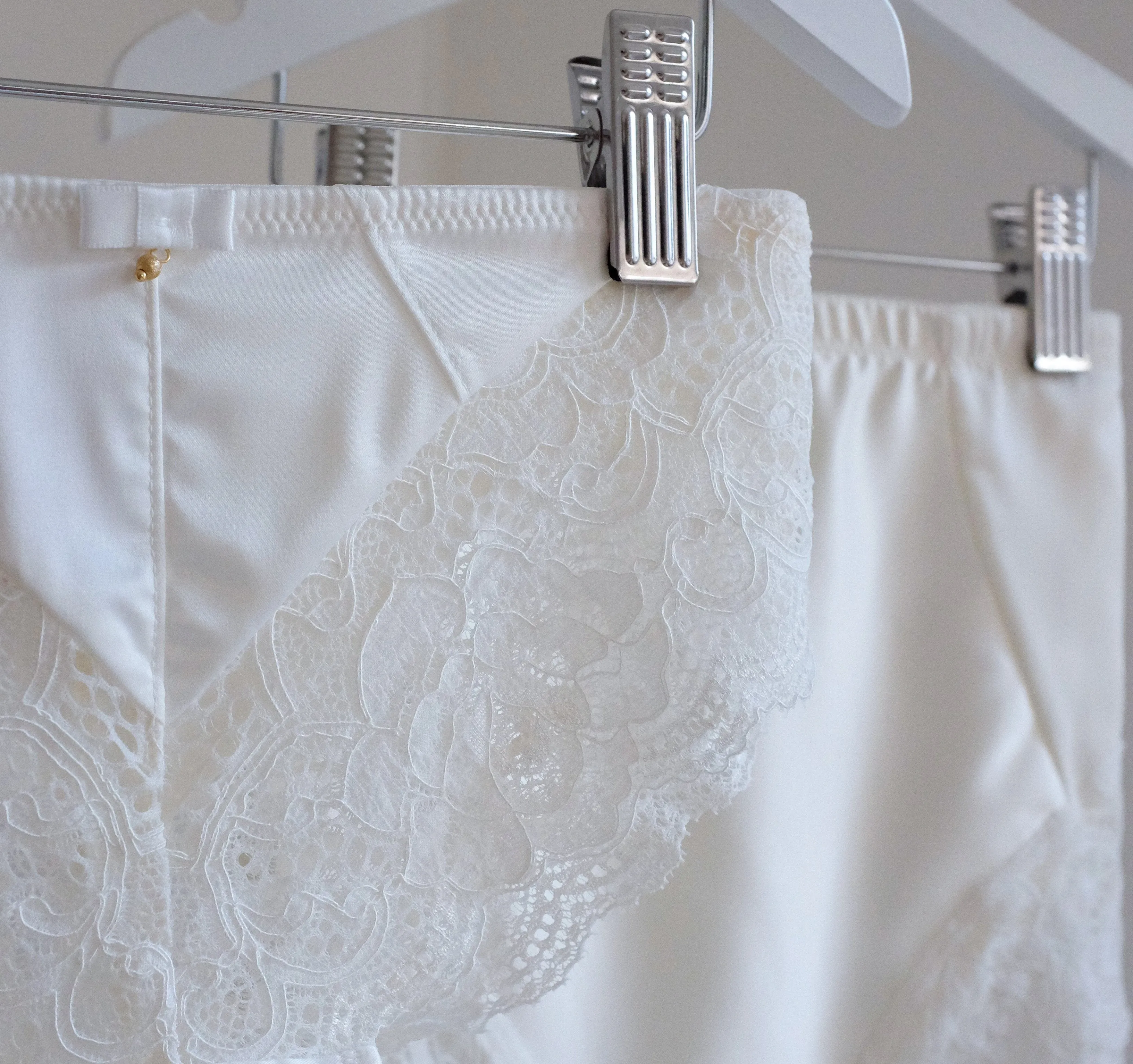 Lace detail brazilian [Ivory]