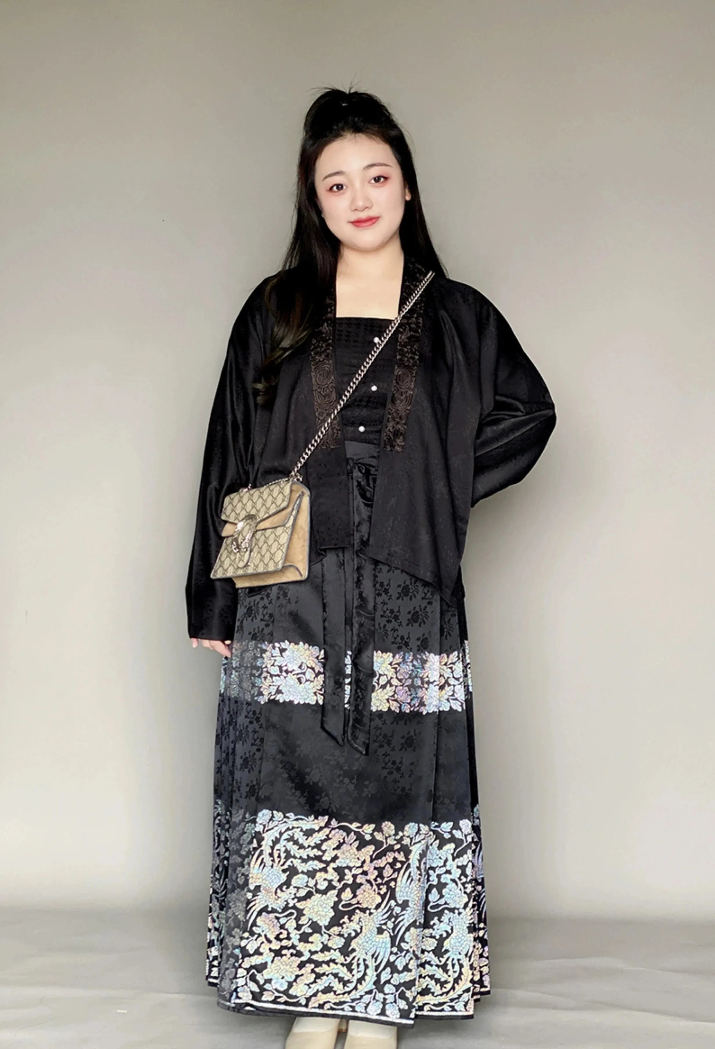 Luo Dian 螺钿 Mother of Pearl Plus Size Mamian Skirt